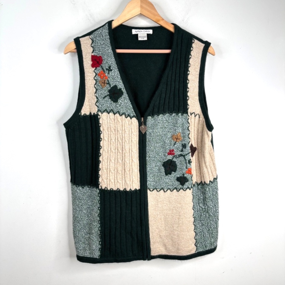 VTG Allison Daley Patchwork Knit Vest L Green Leaf Embroidery Fall St Pattys Day
